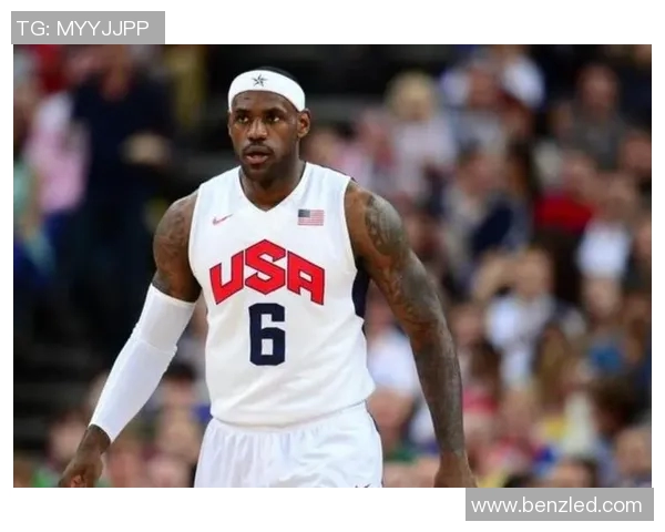 詹姆斯如何成为足球明星球迷的典范与影响力解析