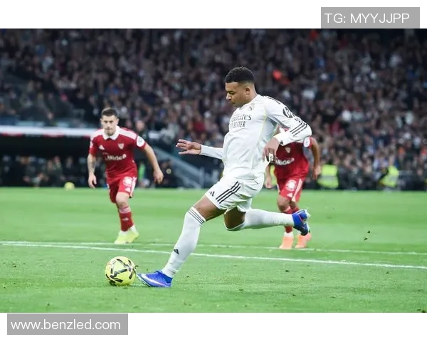 塞维利亚球队精彩瞬间图片集锦展现足球激情与魅力