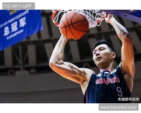 我家的篮球明星在赛场上逆袭人生的精彩故事 我家的篮球明星在赛场上逆袭人生的精彩故事